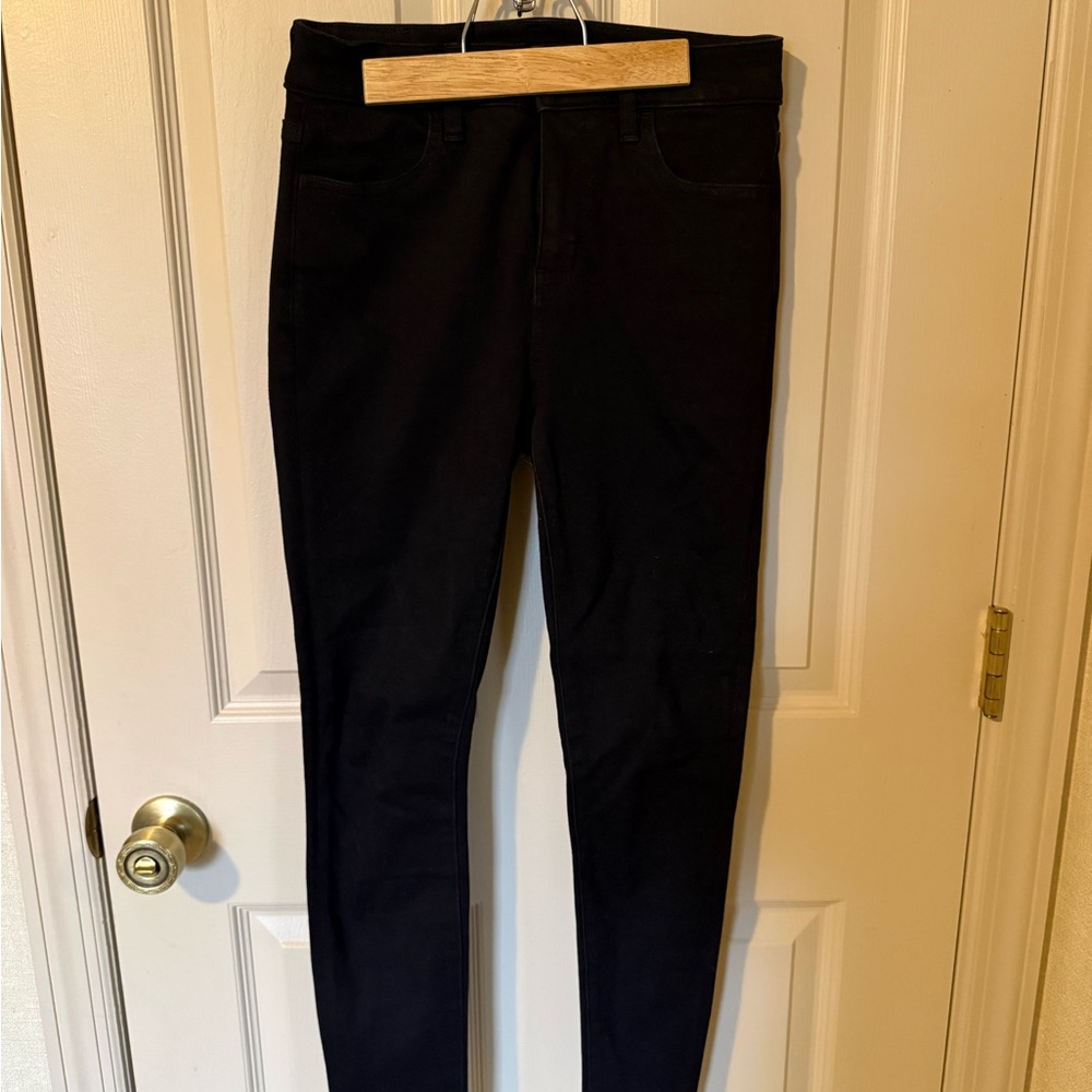 American Eagle Outfitters Black Hi-Rise Jegging. The Dream Jean.